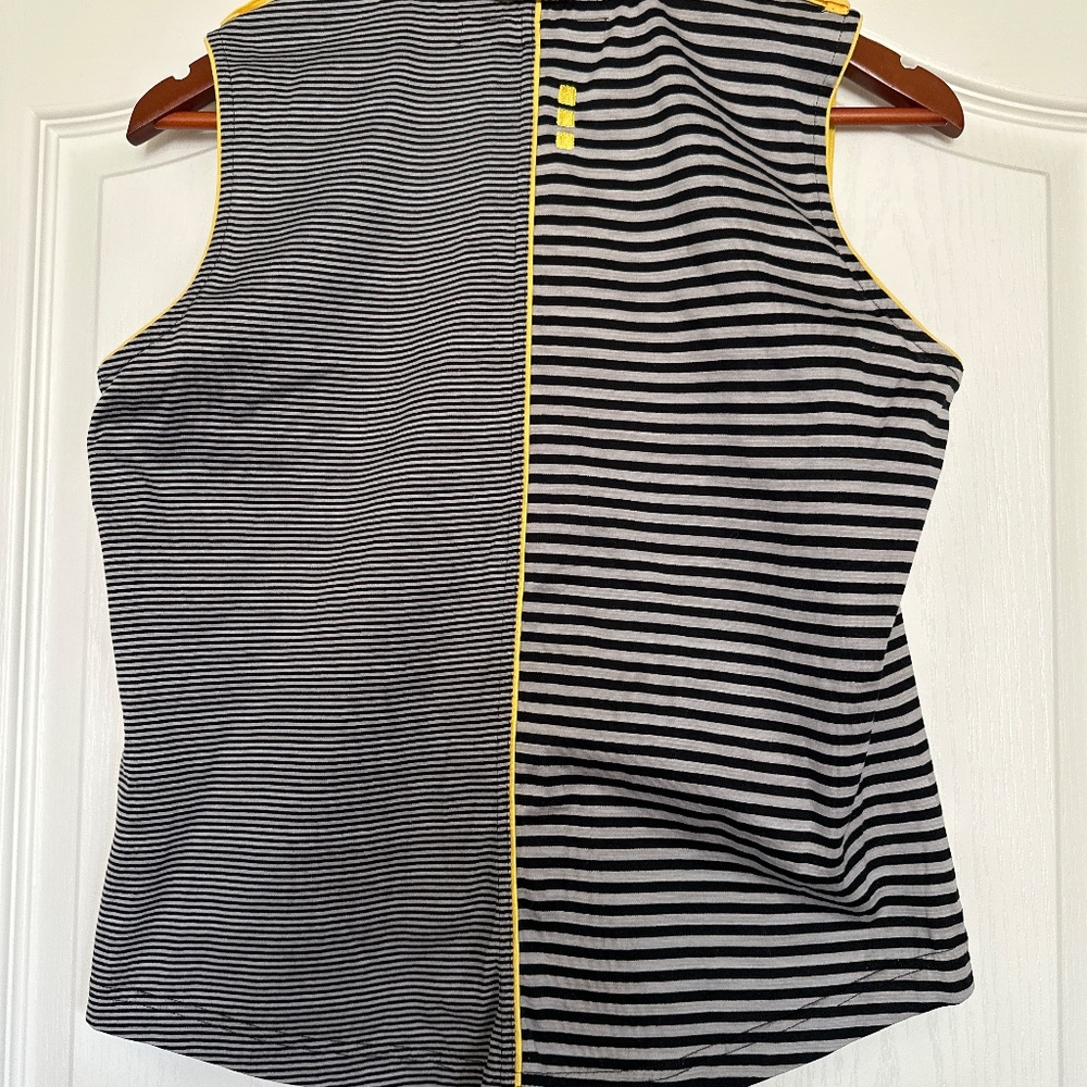 Women’s Golf Top - Picture 2 of 3